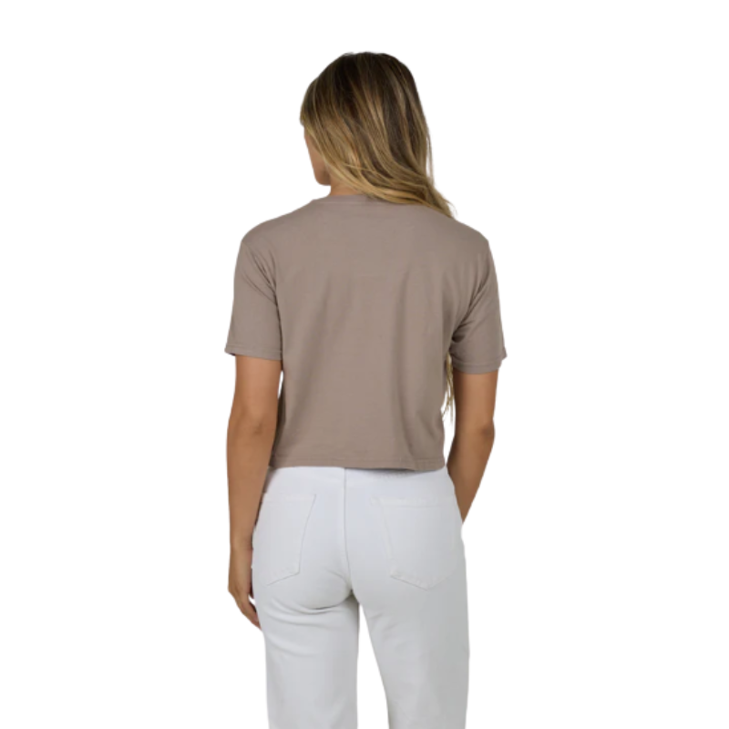 SALTY CREW WOMEN'S EVEN KEEL CROP TEE - TAUPE